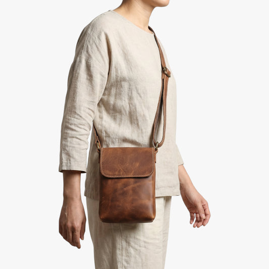 Pochette bandoulière en cuir crazy horse Kai – portée en bandoulière, style casual